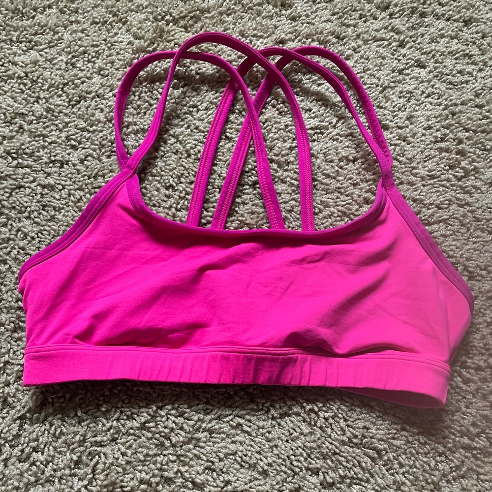 pink victoria’s secret sports bra!